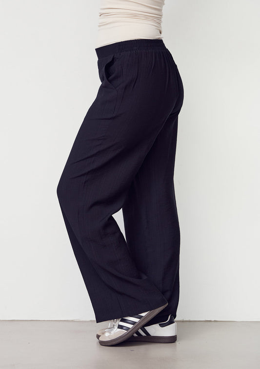 Isay Elly Basic Pant Black