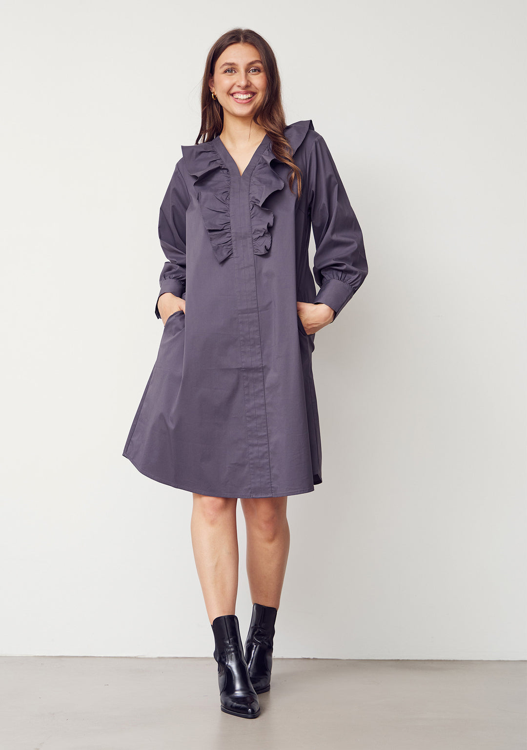 Isay Sigga V- Flounce Dress Black