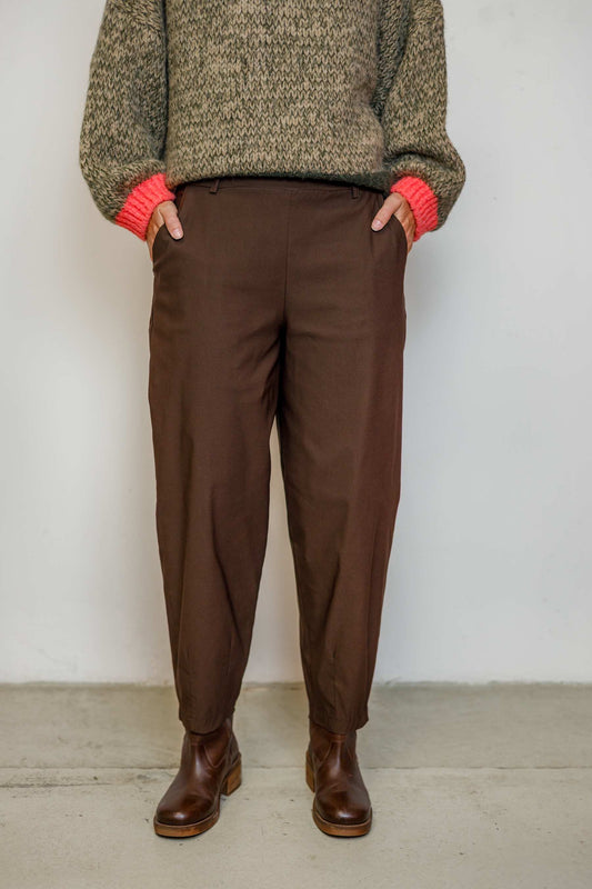 Black Colour Beverly Barrel Pant 41010