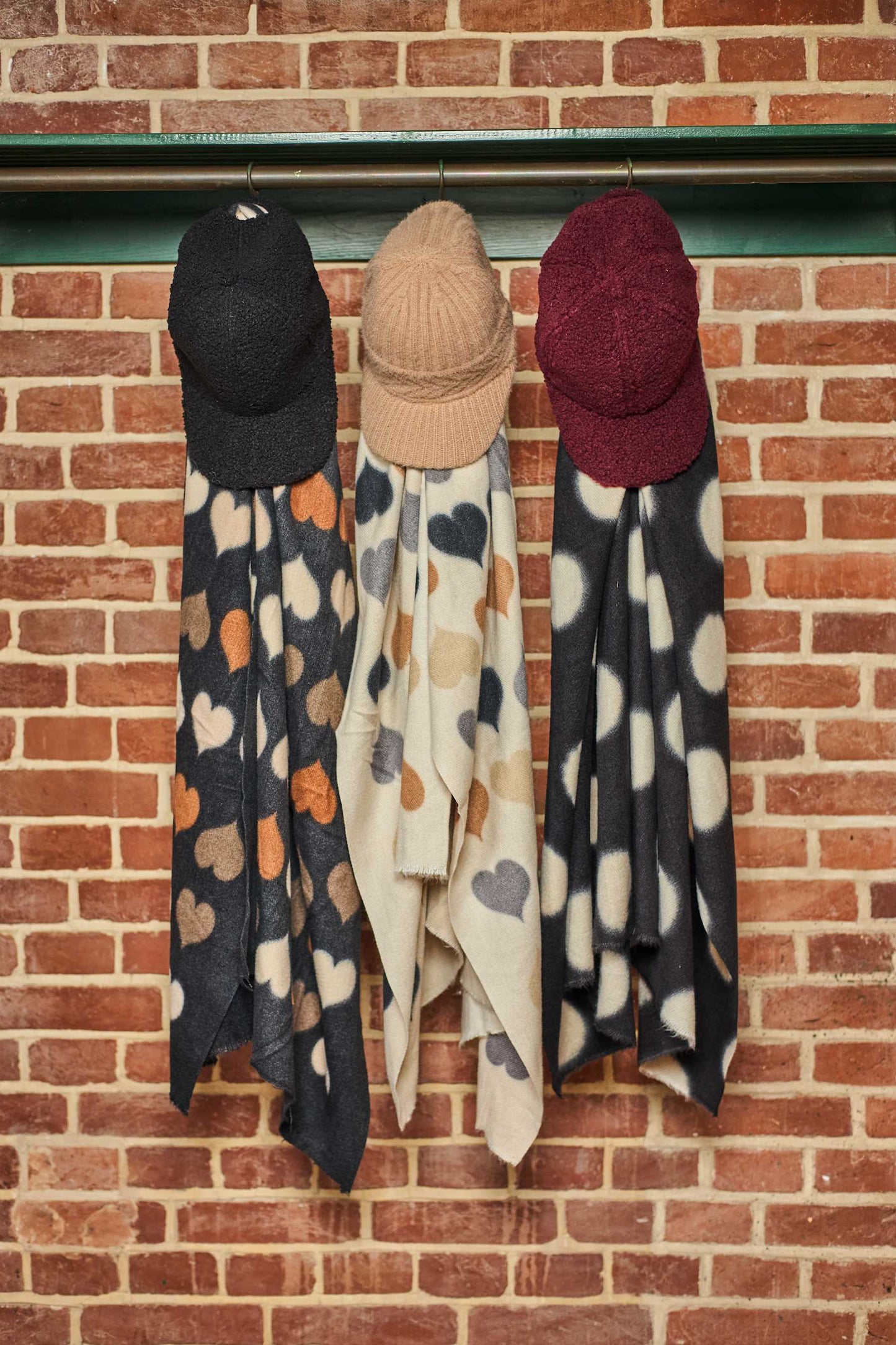 Black Colour Kita Caps - Flere farger