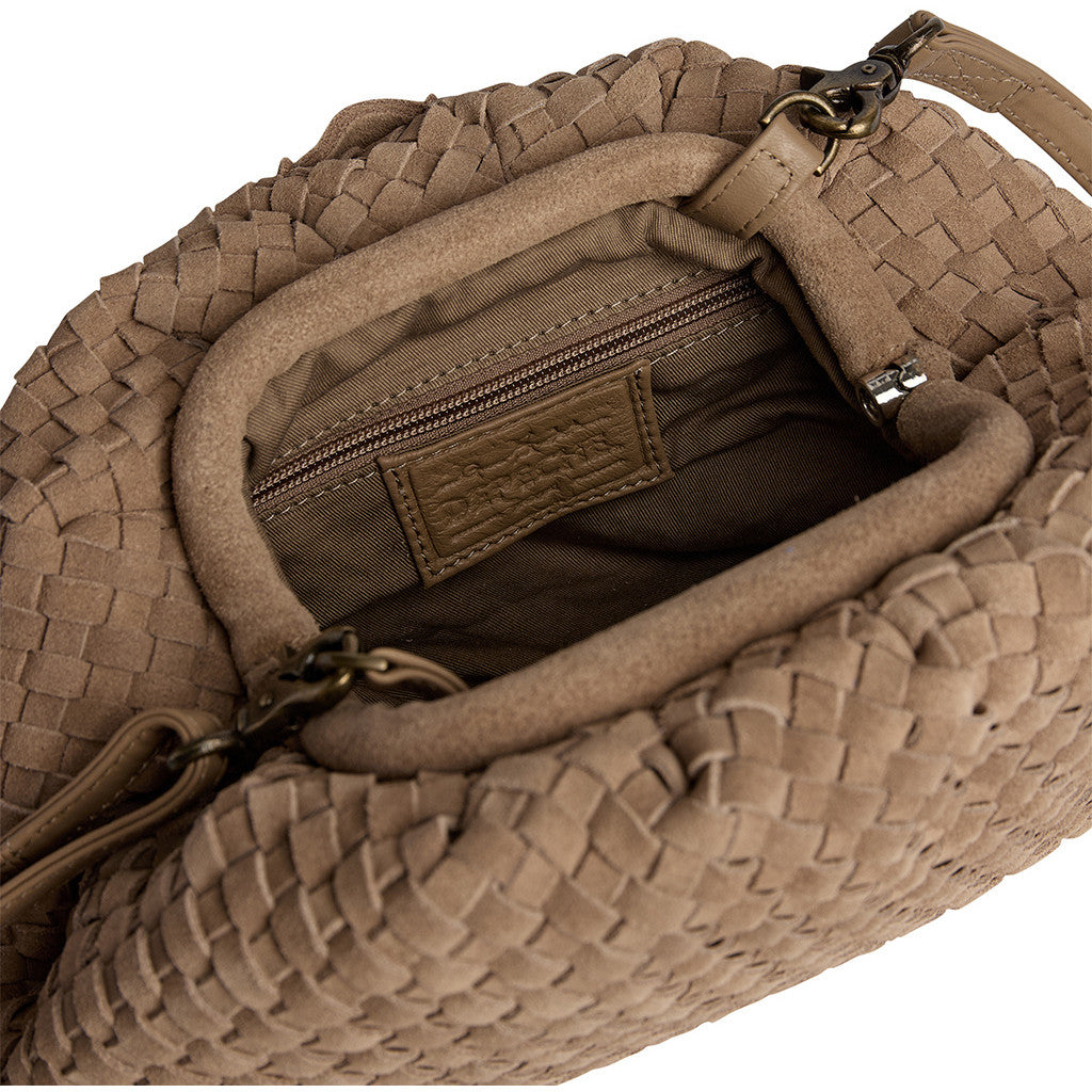 Depeche Berlin Clutch Mud – veske fra Depeche hos Den Lille Sorte