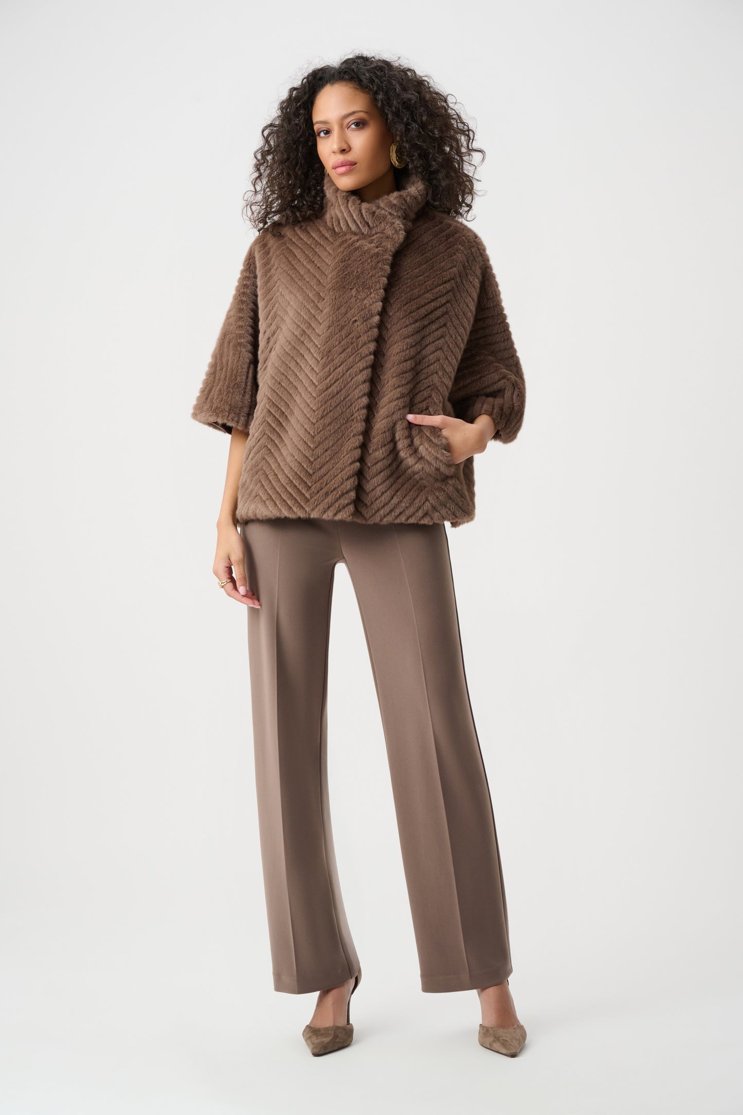 Joseph Ribkoff Chevron Faux Fur Cape-Style Jacket 263917 – produktbilde 2