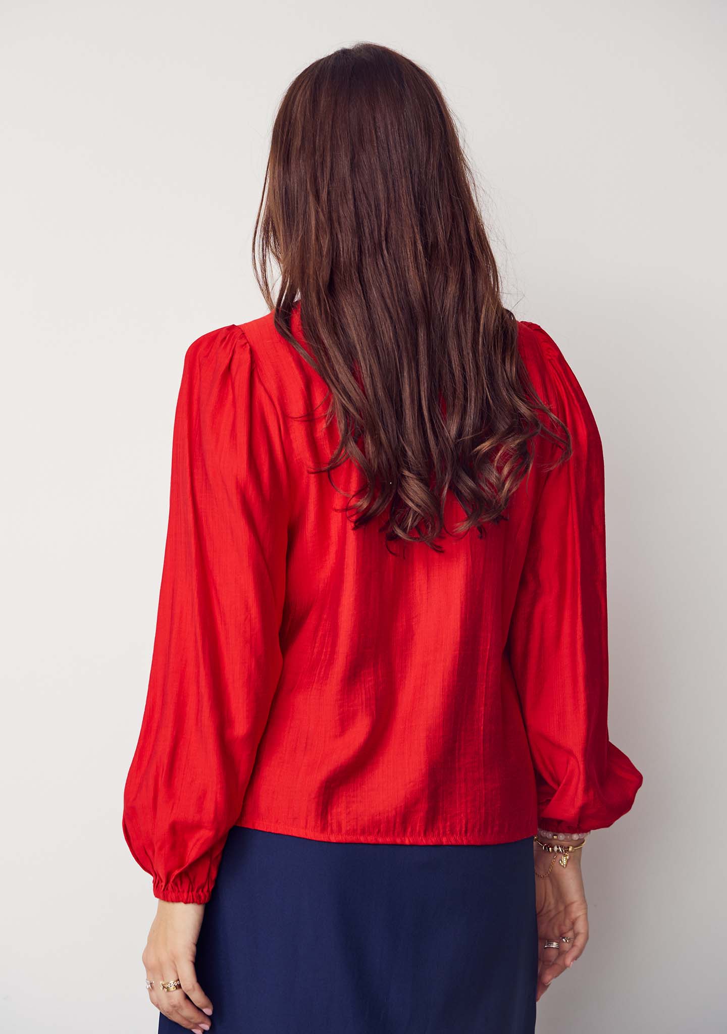 Isay Lykke V-Neck Bluse - Fresh Red