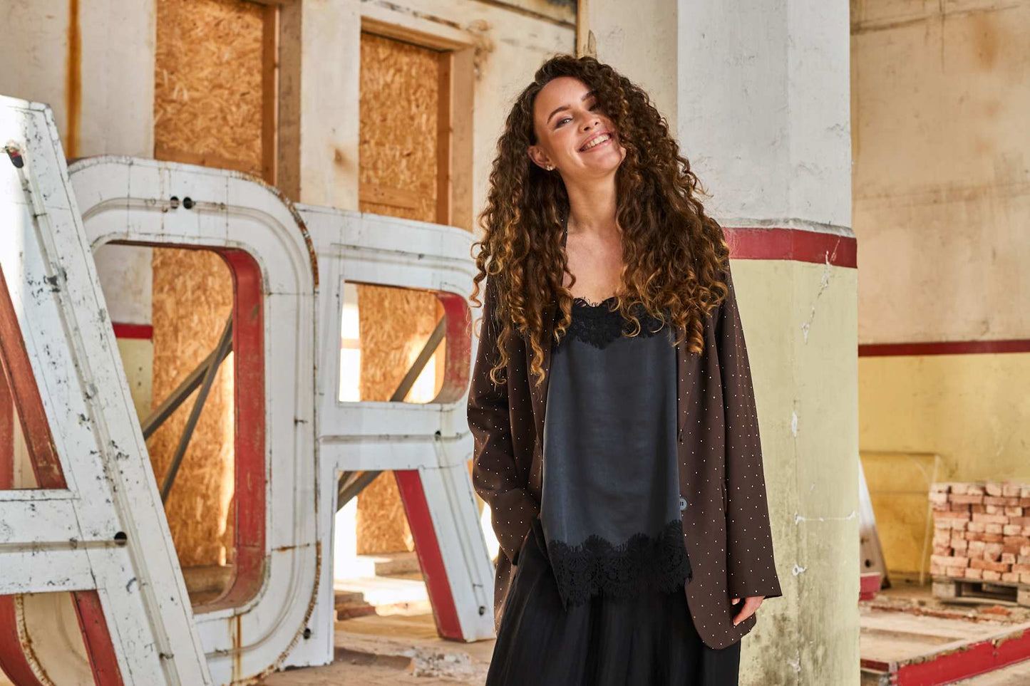 Black Colour Evie Blondetopp