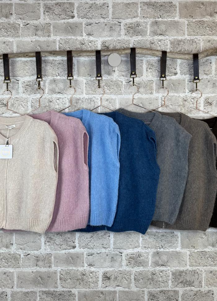 Cabana Living Mohlin Vest (8831)