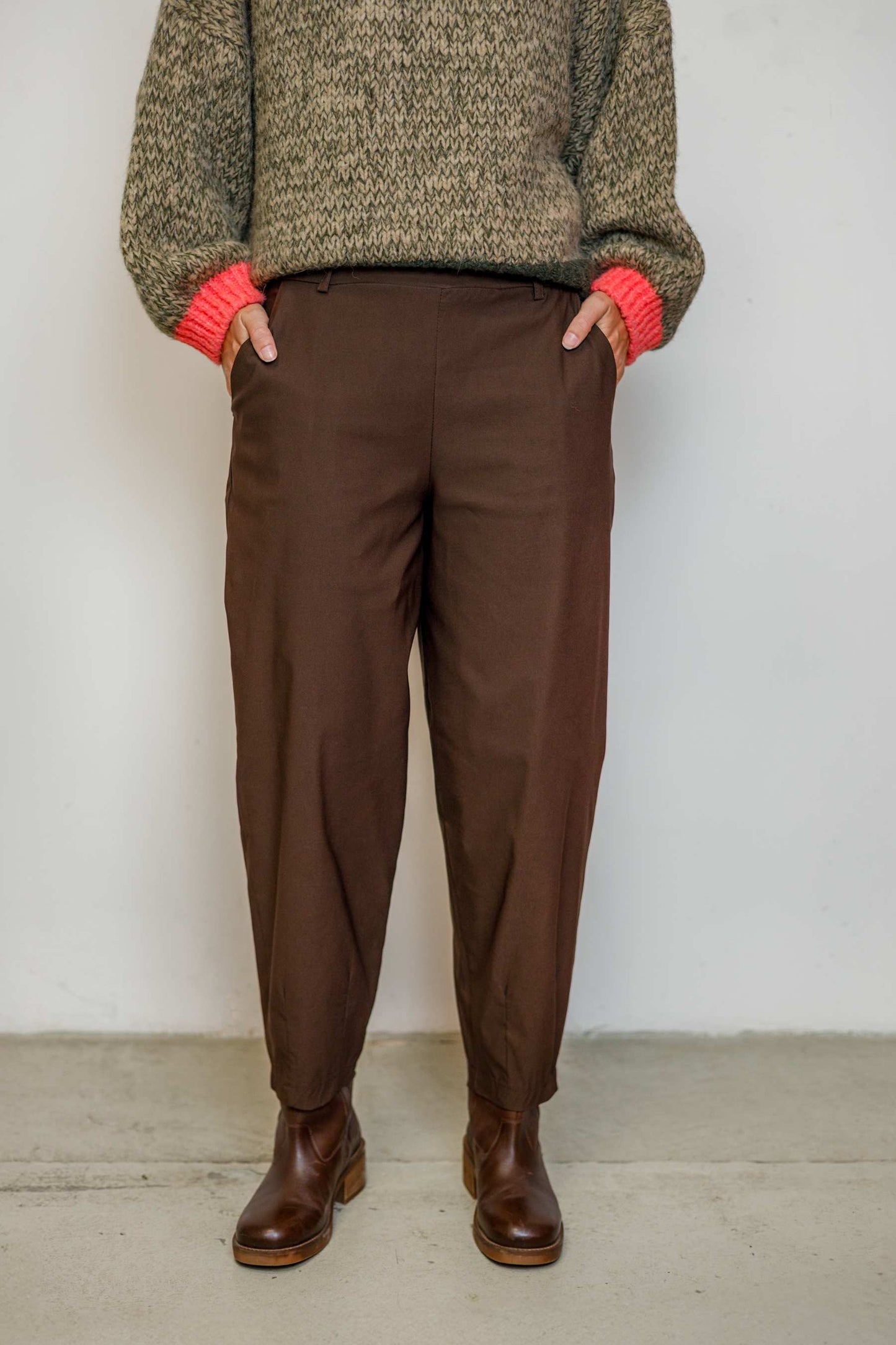 Black Colour Beverly Barrel Pant 41010 - Flere farger