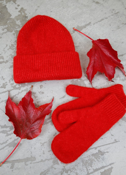 Black Colour Ginger Rib Hat Red